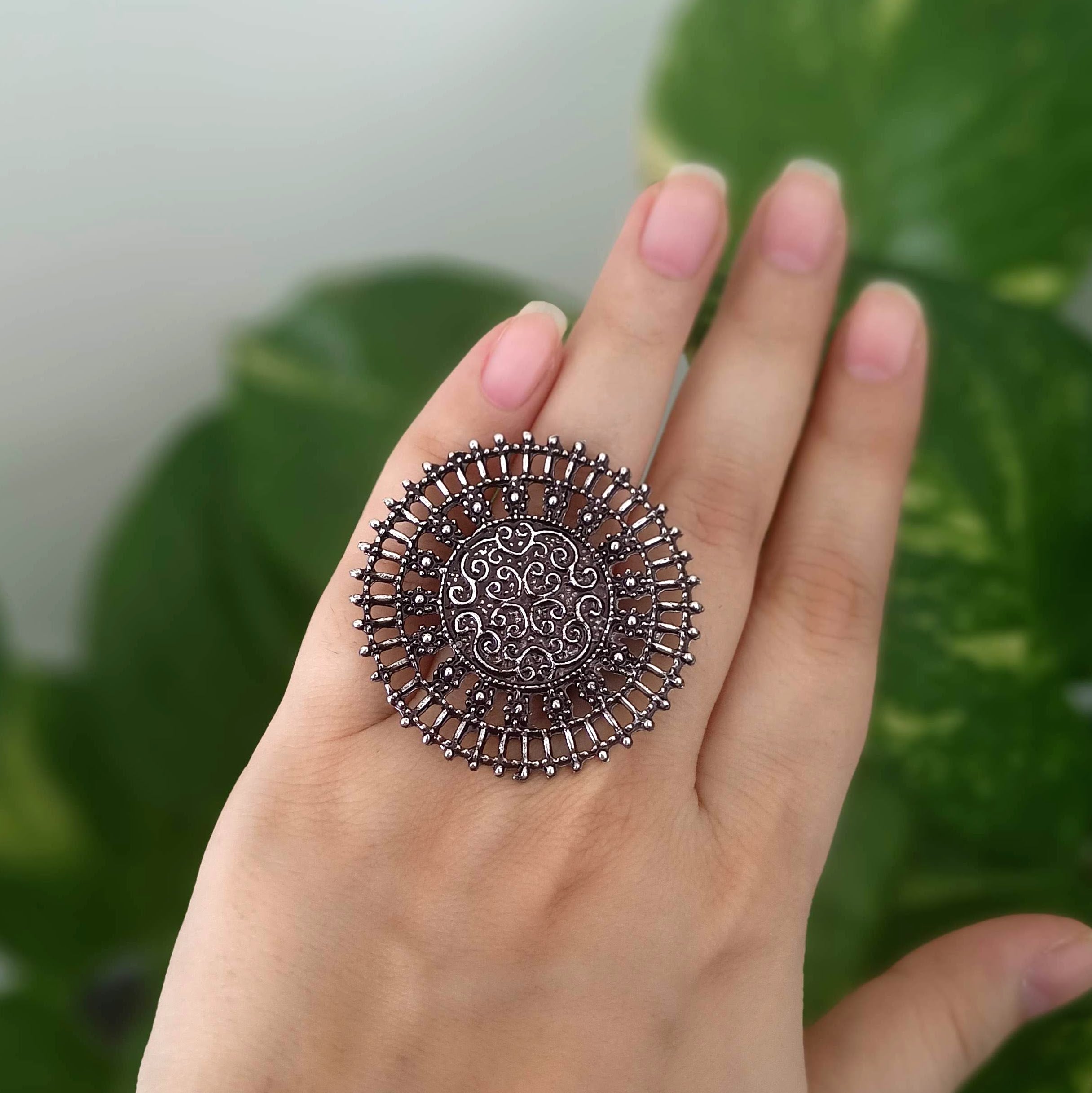 Round Shape Silver Oxidised Adjustable Beautiful Finger Ring