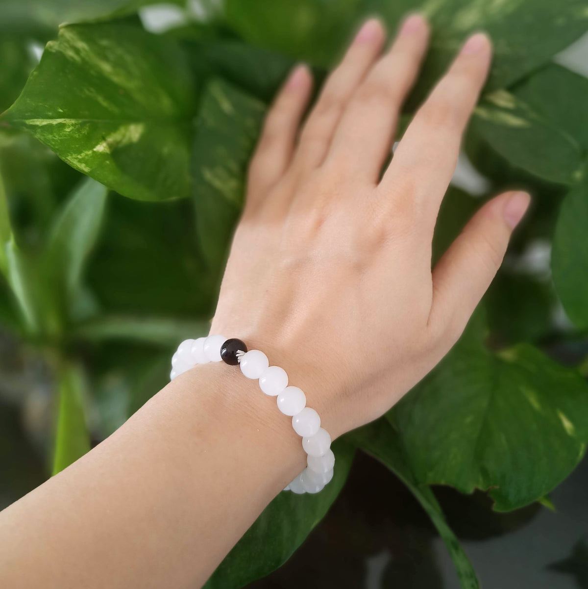 One Black & White Beads Adjustable Cute Bracelet