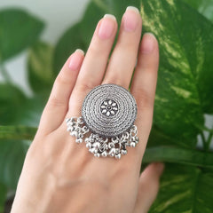 Round Flower in Middle Silver Oxidised Adjustable Beautiful Finger Ring