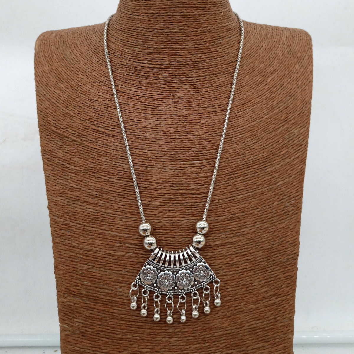 Gorgeous Flower Design Silver Oxidised Pendant Necklace