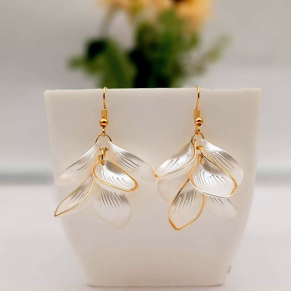 White & Golden Plastic Leafs Fashion Trendy Korean Earrings
